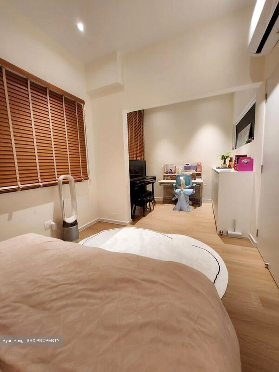 Zephyr Park (D16), Terrace #503816201